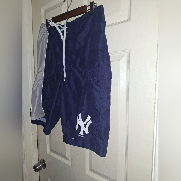 Gehuihe merchandise large swimming trunks - Picture 3 of 5